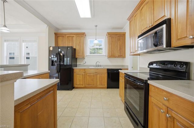 9577 8th Bay ST, Norfolk, VA 23518