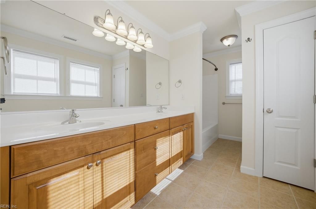 9577 8th Bay ST, Norfolk, VA 23518