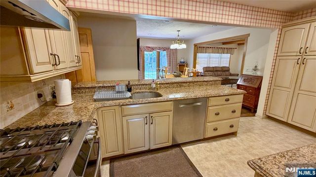 270 Kensington Road, River Edge, NJ 07661