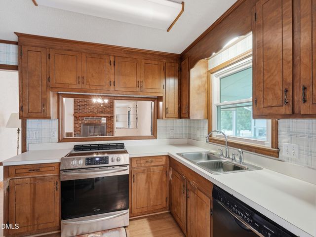 318 Crescent Drive, Clayton, NC 27520
