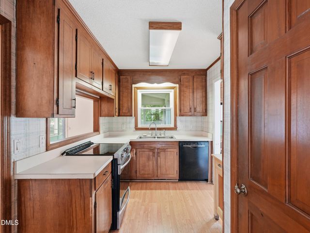 318 Crescent Drive, Clayton, NC 27520