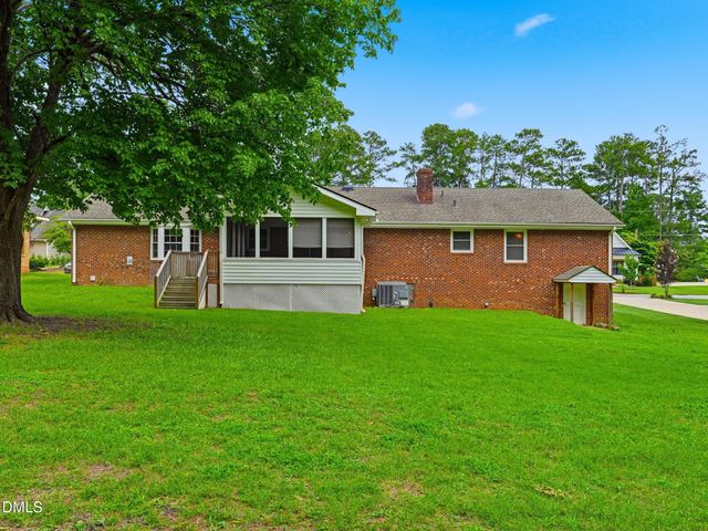 318 Crescent Drive, Clayton, NC 27520