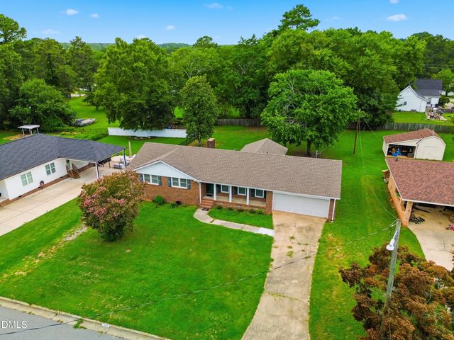 318 Crescent Drive, Clayton, NC 27520