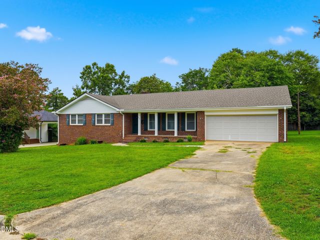 318 Crescent Drive, Clayton, NC 27520