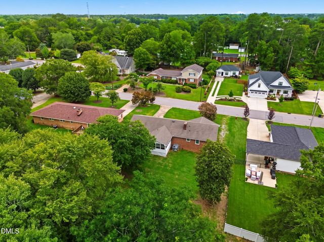 318 Crescent Drive, Clayton, NC 27520