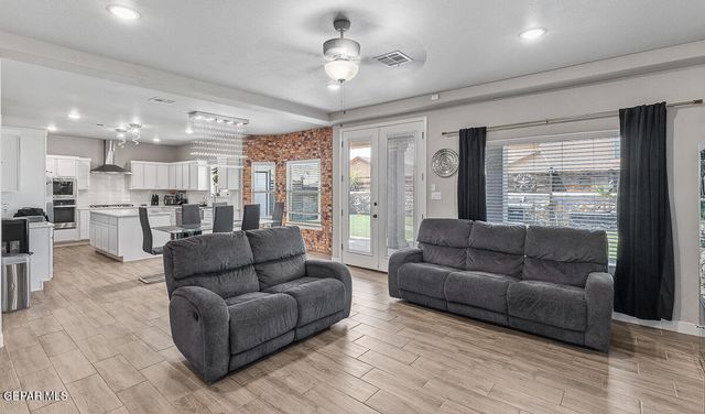 12669 Monmouth Avenue, Horizon City, TX 79928