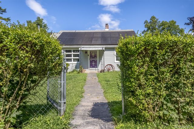 27 Old Mill Road, Esopus, NY 12429