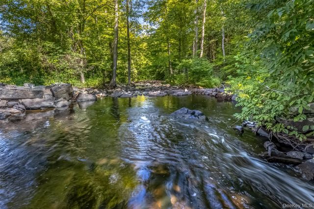 27 Old Mill Road, Esopus, NY 12429