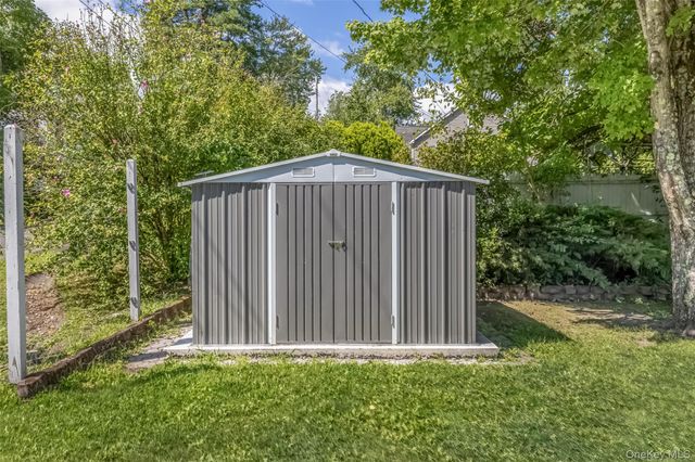 27 Old Mill Road, Esopus, NY 12429