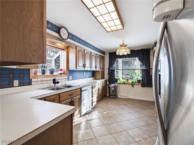 19816 Wendy Drive, Berea, OH 44017