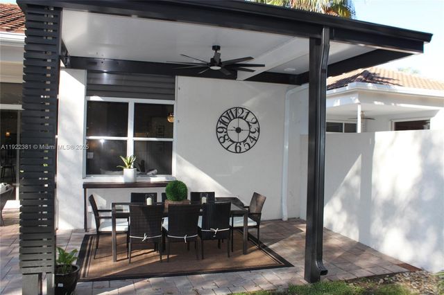 2524 Bay Pointe Ct 2524, Weston, FL 33327