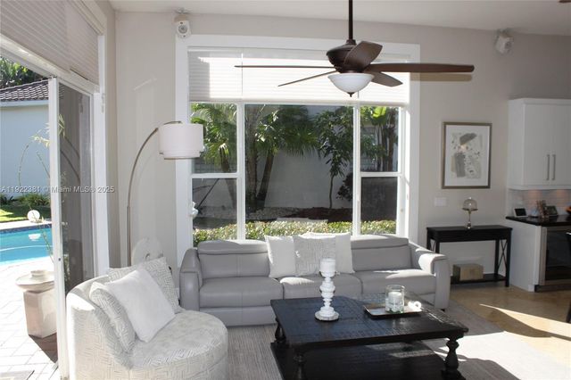 2524 Bay Pointe Ct 2524, Weston, FL 33327