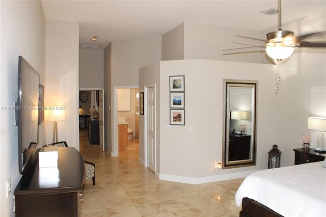 2524 Bay Pointe Ct 2524, Weston, FL 33327