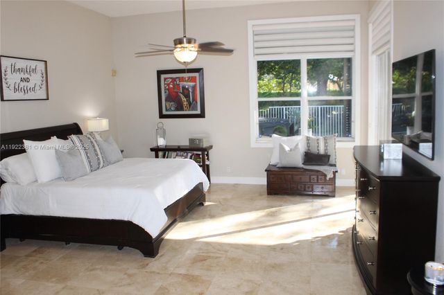 2524 Bay Pointe Ct 2524, Weston, FL 33327