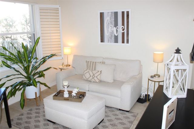 2524 Bay Pointe Ct 2524, Weston, FL 33327