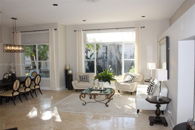 2524 Bay Pointe Ct 2524, Weston, FL 33327