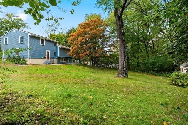 26 Arlington Road, Burlington, MA 01803