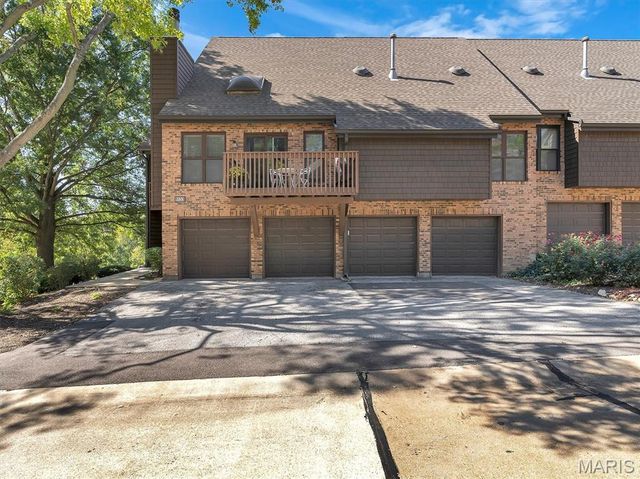 5133 Hollow Wood Court A, St Louis, MO 63128