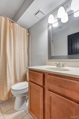 5133 Hollow Wood Court A, St Louis, MO 63128