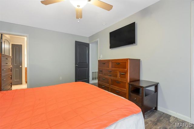 5133 Hollow Wood Court A, St Louis, MO 63128