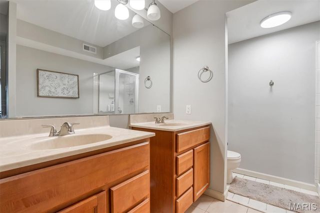 5133 Hollow Wood Court A, St Louis, MO 63128