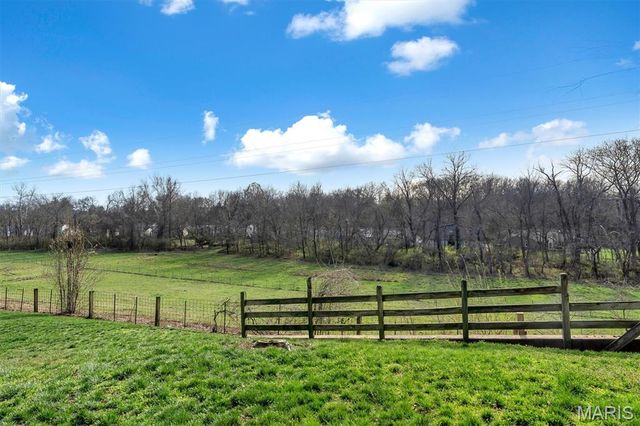 5133 Hollow Wood Court A, St Louis, MO 63128