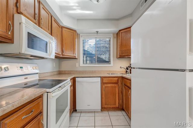 5133 Hollow Wood Court A, St Louis, MO 63128