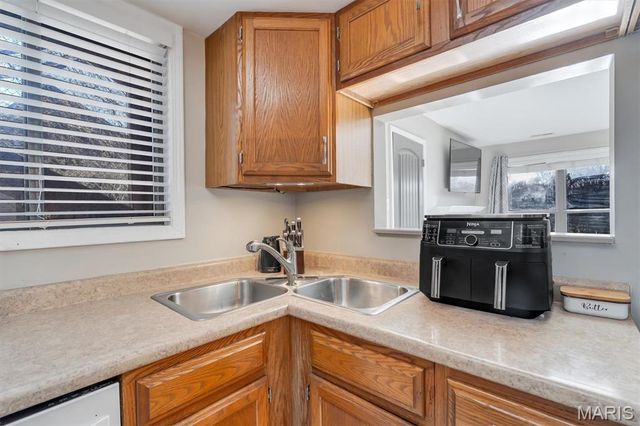 5133 Hollow Wood Court A, St Louis, MO 63128