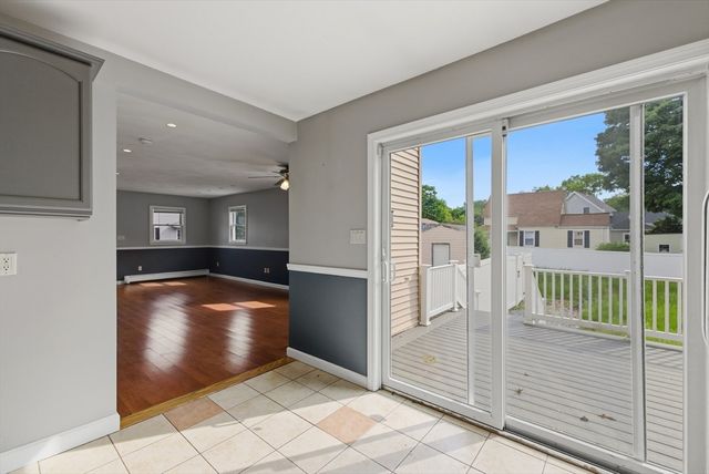 16 Elm St, Reading, MA 01867