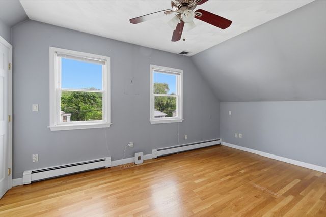 16 Elm St, Reading, MA 01867