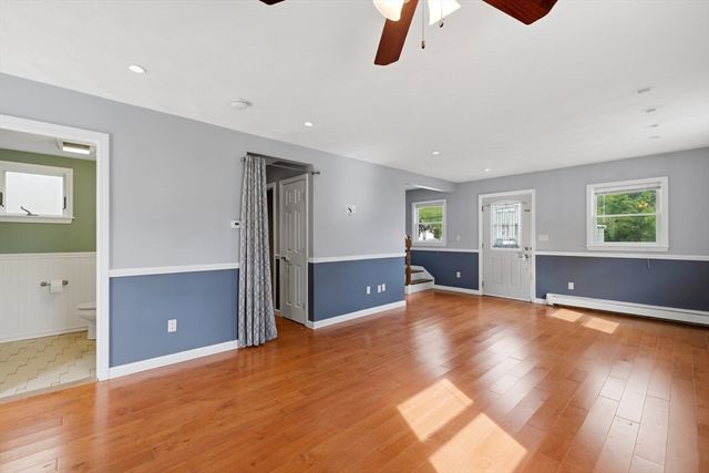 16 Elm St, Reading, MA 01867