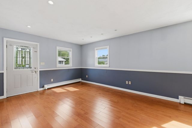 16 Elm St, Reading, MA 01867