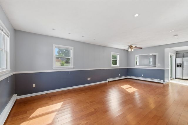 16 Elm St, Reading, MA 01867