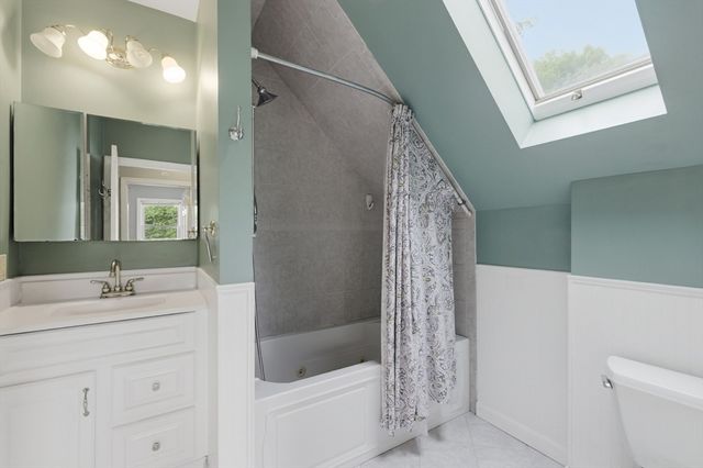 16 Elm St, Reading, MA 01867