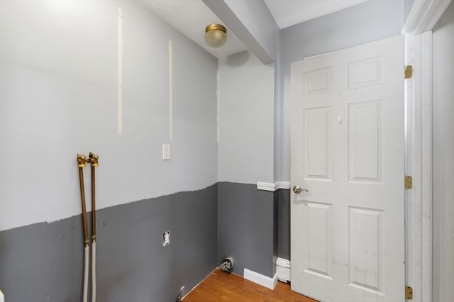 16 Elm St, Reading, MA 01867