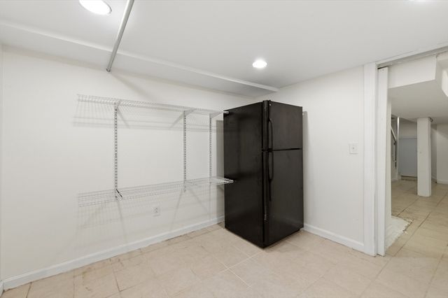 16 Elm St, Reading, MA 01867