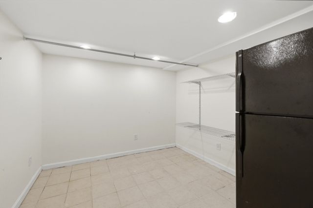 16 Elm St, Reading, MA 01867