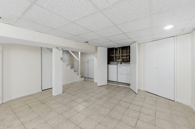 16 Elm St, Reading, MA 01867