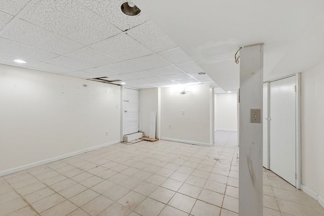 16 Elm St, Reading, MA 01867