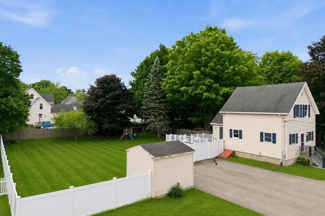 16 Elm St, Reading, MA 01867