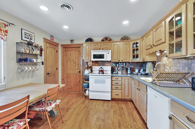 5 Hobbs Road, Peralta, NM 87042