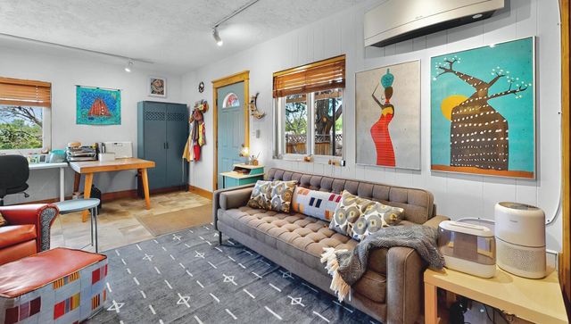 5 Hobbs Road, Peralta, NM 87042