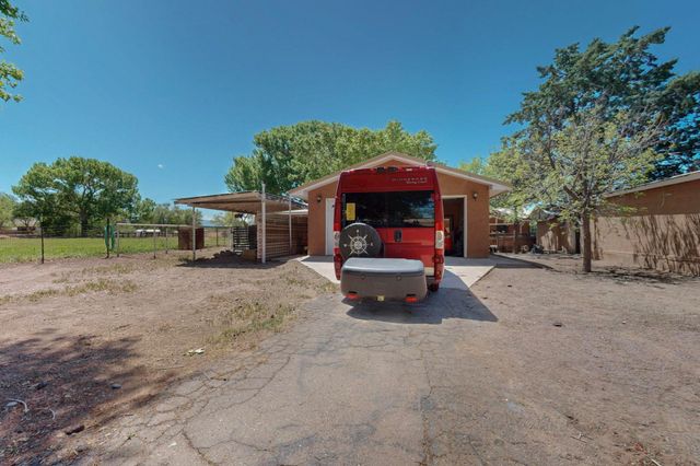 5 Hobbs Road, Peralta, NM 87042