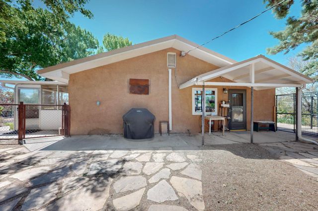 5 Hobbs Road, Peralta, NM 87042