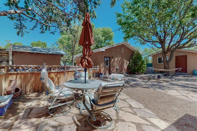 5 Hobbs Road, Peralta, NM 87042