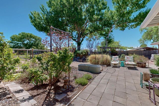 5 Hobbs Road, Peralta, NM 87042