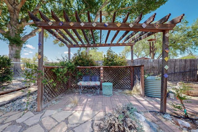 5 Hobbs Road, Peralta, NM 87042
