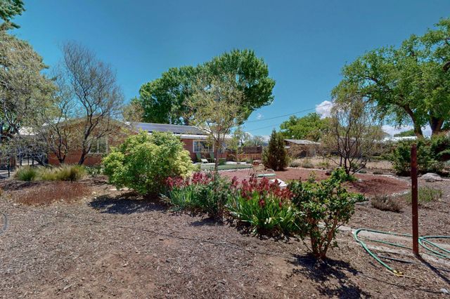 5 Hobbs Road, Peralta, NM 87042