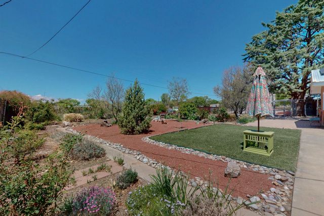 5 Hobbs Road, Peralta, NM 87042