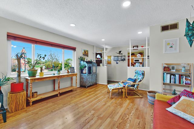 5 Hobbs Road, Peralta, NM 87042